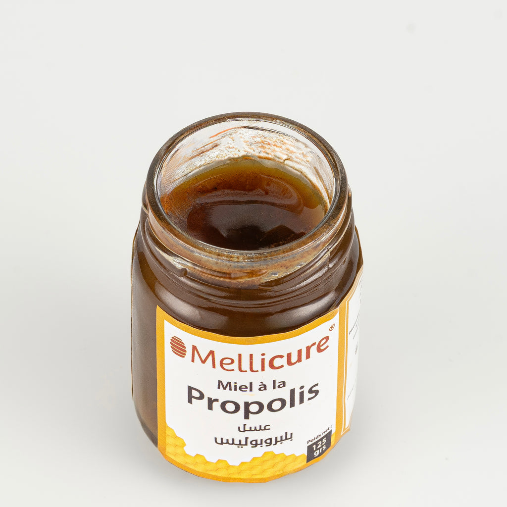 العسل مع البروبوليس